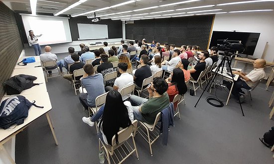 CECILIA GARCÍA Y LOS ROBOTS SUBMARINOS BIOINSPIRADOS