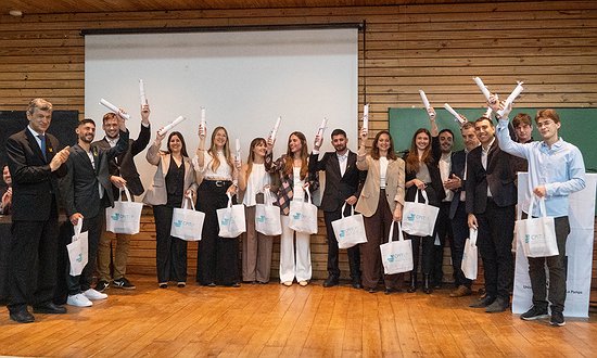 EMOTIVO NUEVO ACTO DE COLACIÓN DE GRADO