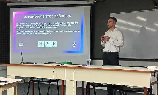 LEANDRO CENTELLES SE CONVERTIRÁ EN EL PRIMER GRADUADO DE LA CARRERA INGENIERÍA EN COMPUTACIÓN