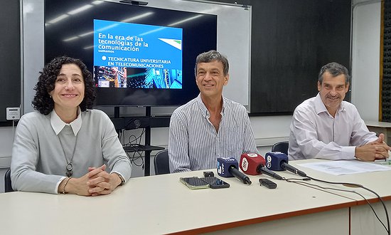 NUEVA CARRERA: TECNICATURA UNIVERSITARIA EN TELECOMUNICACIONES